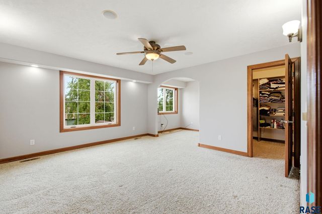 2612 S Camden Ave Avenue, Sioux Falls, SD 57106