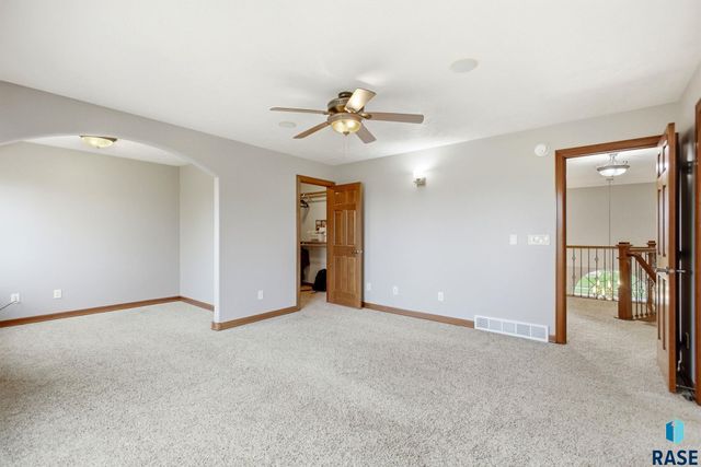 2612 S Camden Ave Avenue, Sioux Falls, SD 57106