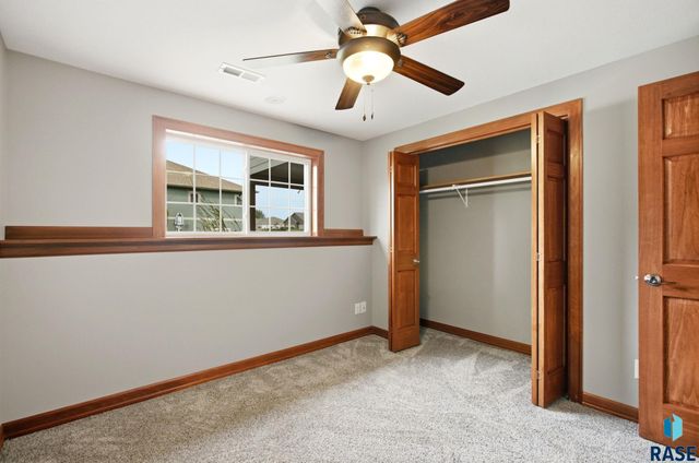 2612 S Camden Ave Avenue, Sioux Falls, SD 57106