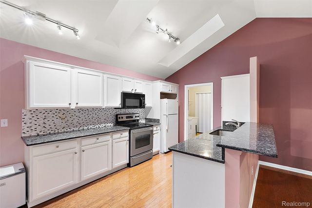 45765 Cagney Drive, Macomb Township, MI 48044