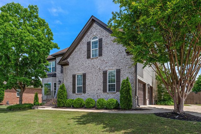 2406 Laurelton Creek Lane, Chattanooga, TN 37421