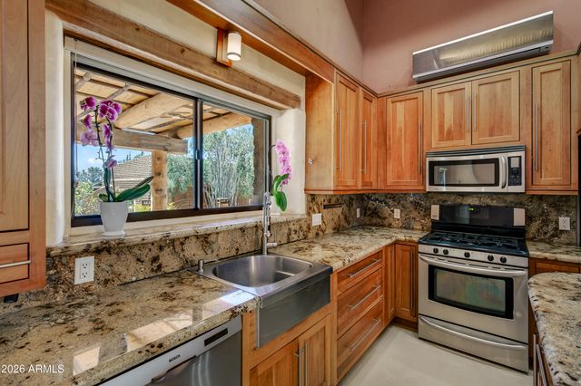 59 HUTSON Lane, Sedona, AZ 86351