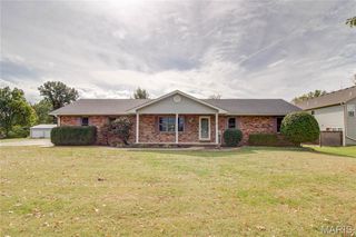 127 Tolle Lane, Godfrey, IL 62035