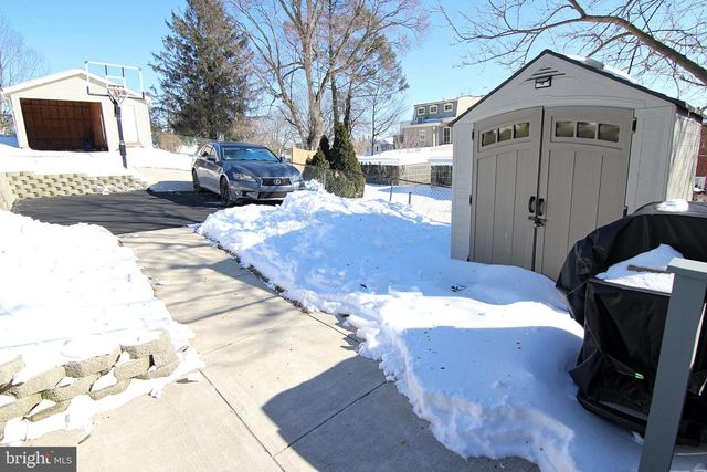 6161 LAWNTON ST, Philadelphia, PA 19128