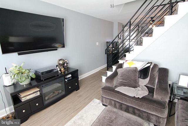 6161 LAWNTON ST, Philadelphia, PA 19128