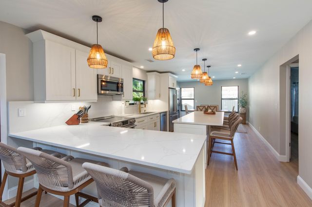 2478 Bedford Mews Drive, Wellington, FL 33414
