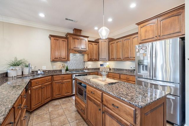 1819 S Cherry Hills Drive, Fayetteville, AR 72701