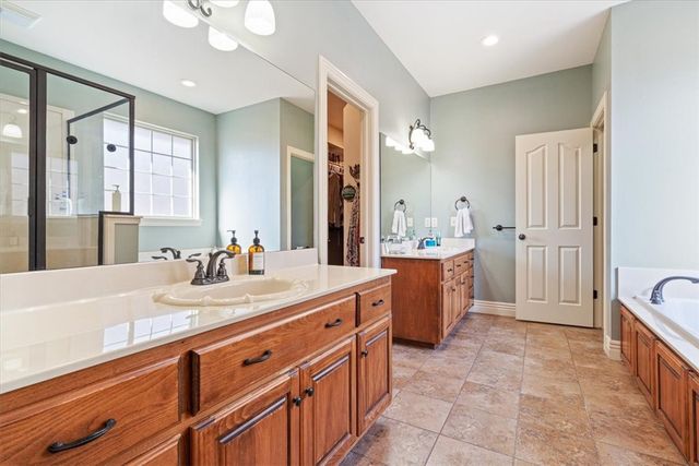 1819 S Cherry Hills Drive, Fayetteville, AR 72701