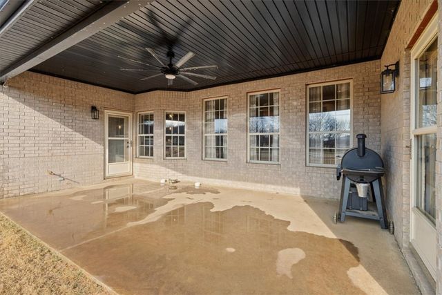 1819 S Cherry Hills Drive, Fayetteville, AR 72701