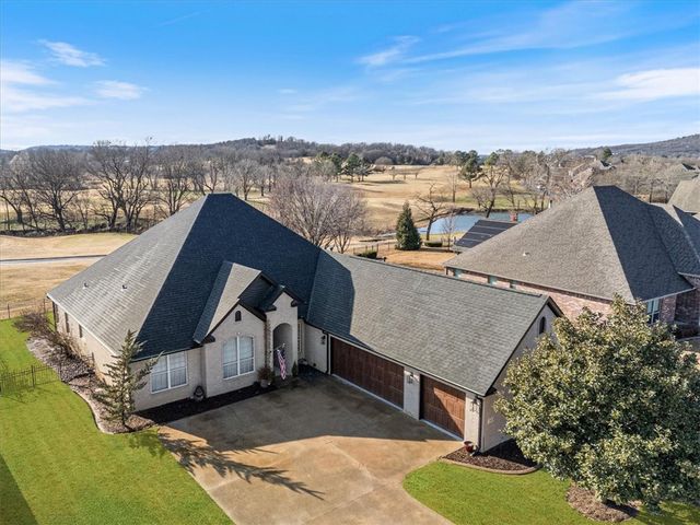 1819 S Cherry Hills Drive, Fayetteville, AR 72701