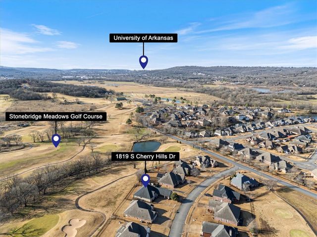 1819 S Cherry Hills Drive, Fayetteville, AR 72701