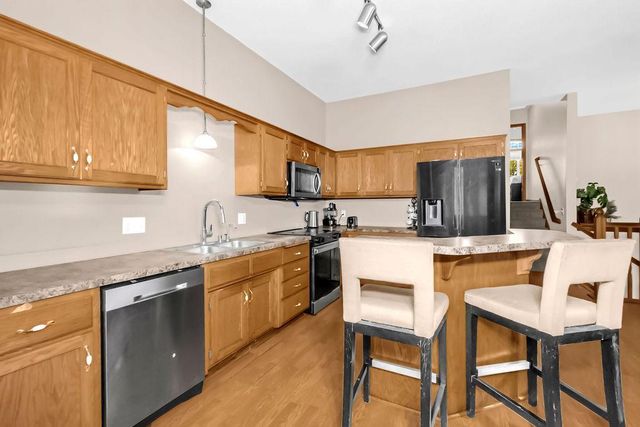 1220 Dupont Lane N, Brooklyn Park, MN 55444