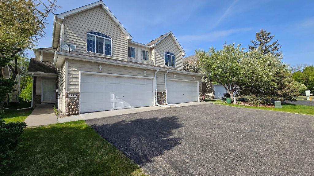 1220 Dupont Lane N, Brooklyn Park, MN 55444