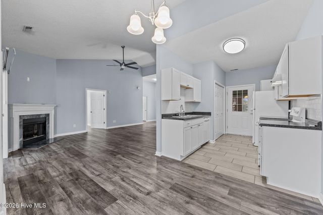 112 Kensington Way, Aberdeen, NC 28315