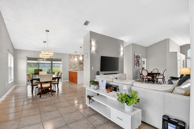 5067 Robino Circle, West Palm Beach, FL 33417