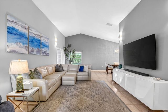 5067 Robino Circle, West Palm Beach, FL 33417