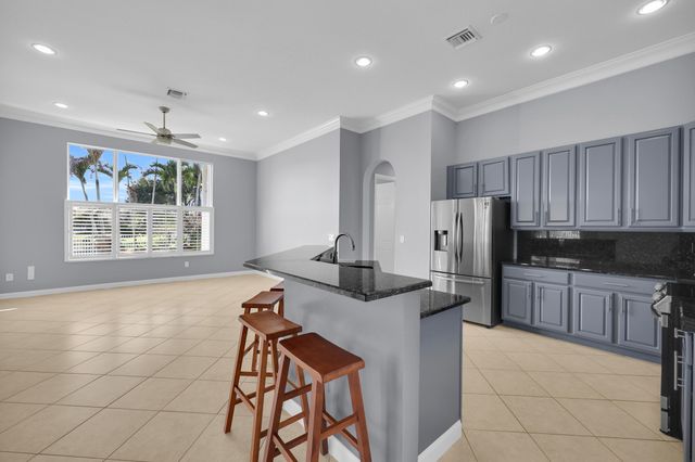 7041 SE Bay Hill Drive, Stuart, FL 34997