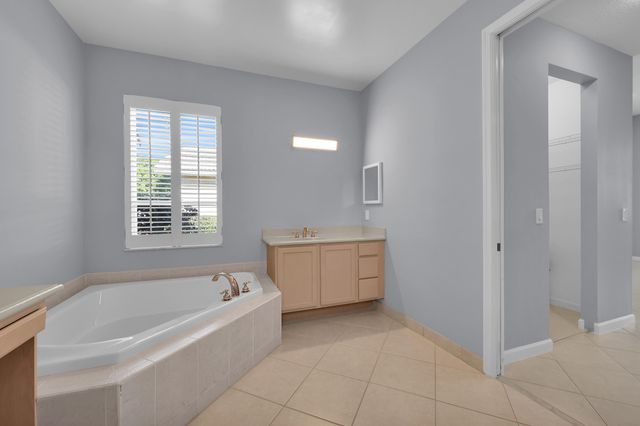 7041 SE Bay Hill Drive, Stuart, FL 34997
