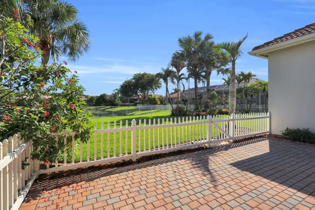 7041 SE Bay Hill Drive, Stuart, FL 34997