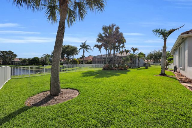 7041 SE Bay Hill Drive, Stuart, FL 34997