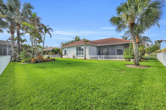 7041 SE Bay Hill Drive, Stuart, FL 34997