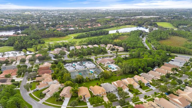 7041 SE Bay Hill Drive, Stuart, FL 34997