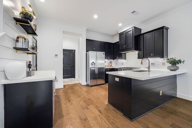 5537 Petty Street, Houston, TX 77007