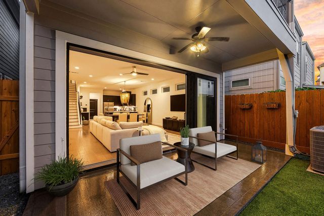 5537 Petty Street, Houston, TX 77007