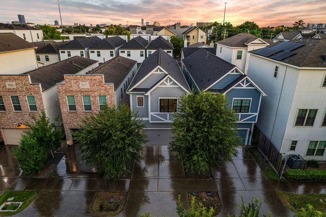 5537 Petty Street, Houston, TX 77007
