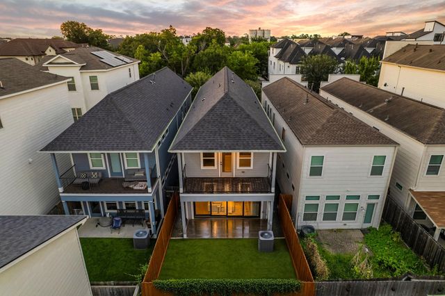 5537 Petty Street, Houston, TX 77007
