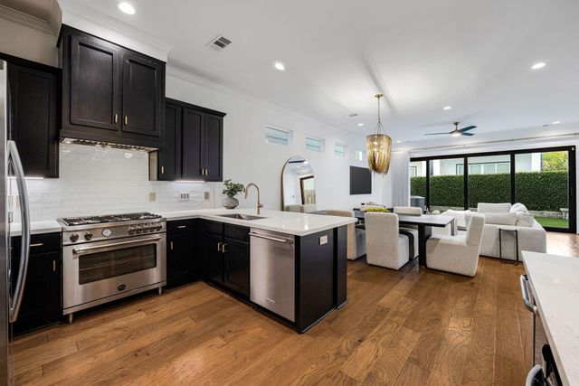 5537 Petty Street, Houston, TX 77007