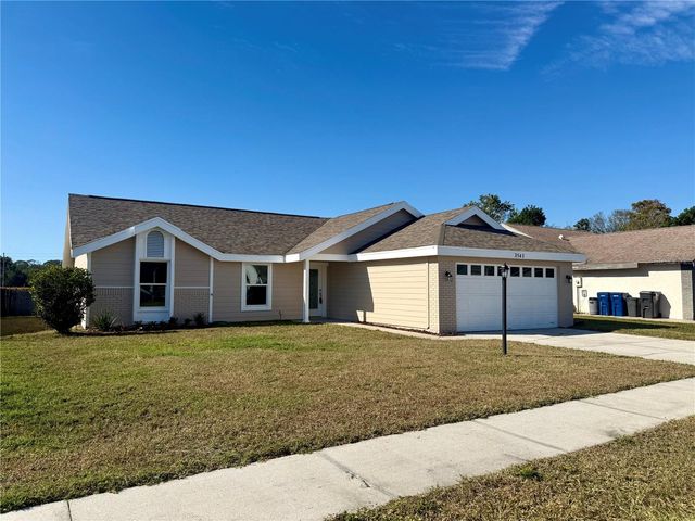 3541 65TH AVENUE CIRCLE E, Sarasota, FL 34243