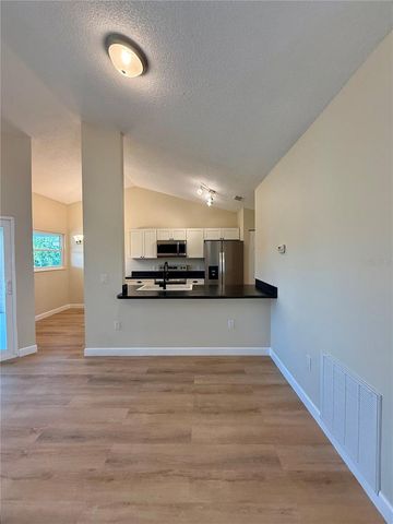 3541 65TH AVENUE CIRCLE E, Sarasota, FL 34243