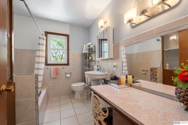 4014 S 14th Street, Omaha, NE 68107