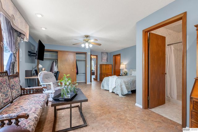4014 S 14th Street, Omaha, NE 68107