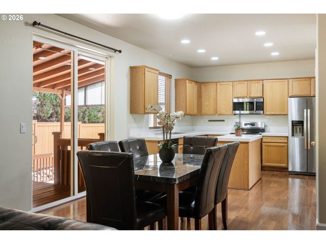 12596 Se MAPLEWOOD Ct, Milwaukie, OR 97222