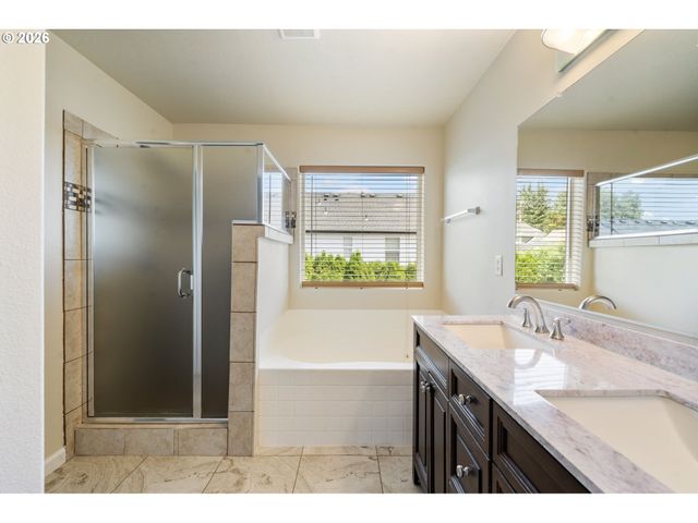 12596 Se MAPLEWOOD Ct, Milwaukie, OR 97222