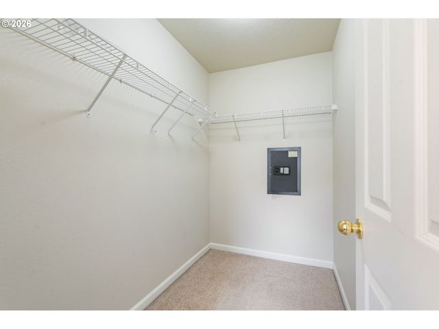 12596 Se MAPLEWOOD Ct, Milwaukie, OR 97222