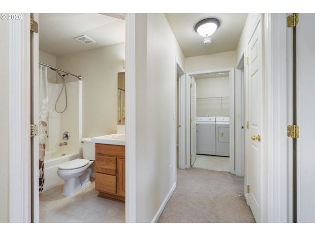 12596 Se MAPLEWOOD Ct, Milwaukie, OR 97222