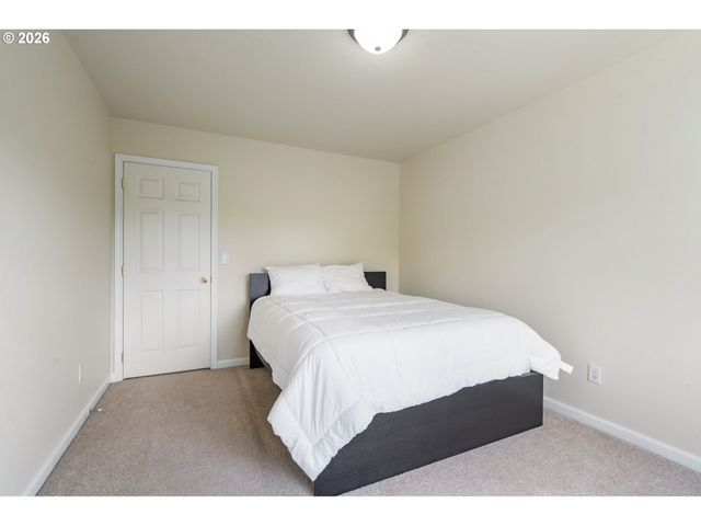 12596 Se MAPLEWOOD Ct, Milwaukie, OR 97222