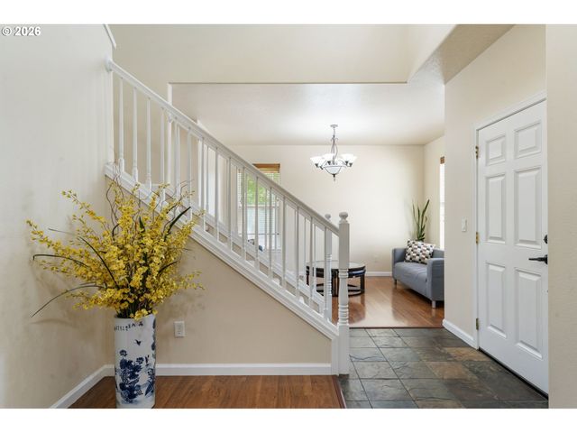 12596 Se MAPLEWOOD Ct, Milwaukie, OR 97222
