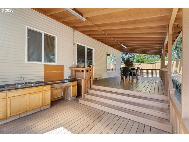 12596 Se MAPLEWOOD Ct, Milwaukie, OR 97222