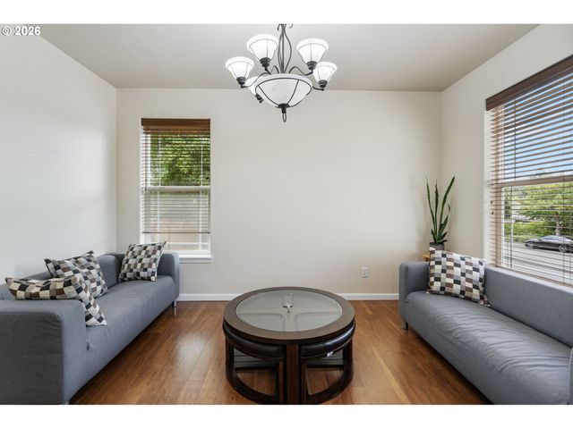 12596 Se MAPLEWOOD Ct, Milwaukie, OR 97222