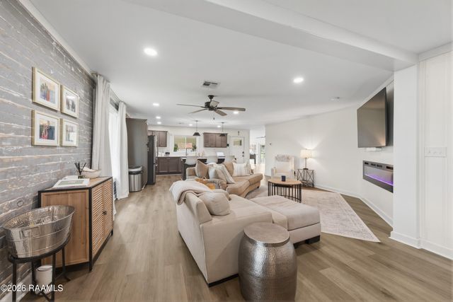 1760 Napoleon Avenue, Sunset, LA 70584