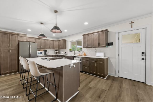 1760 Napoleon Avenue, Sunset, LA 70584