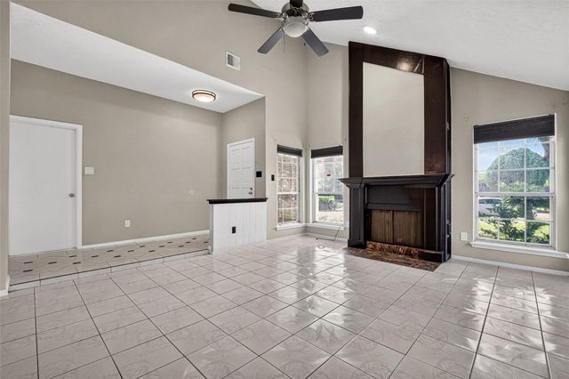 10523 Lands End Drive, Houston, TX 77099