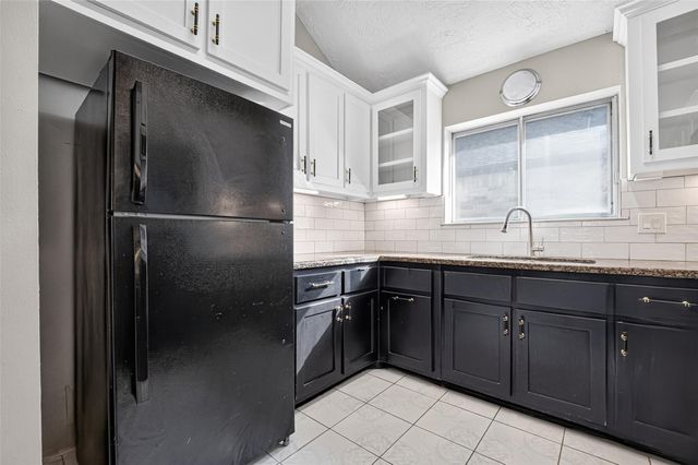 10523 Lands End Drive, Houston, TX 77099