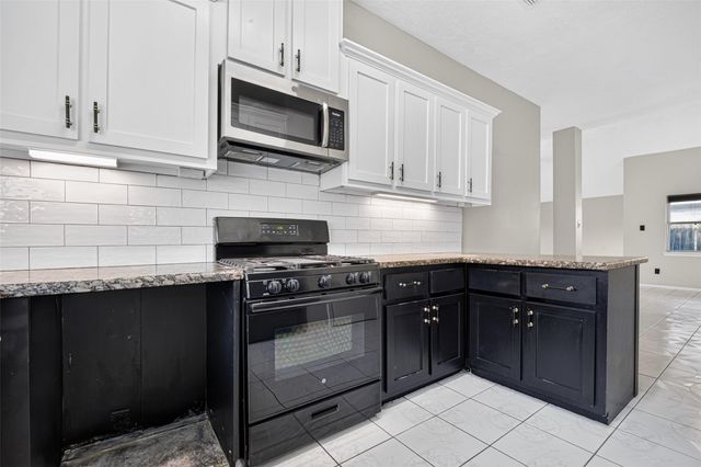 10523 Lands End Drive, Houston, TX 77099