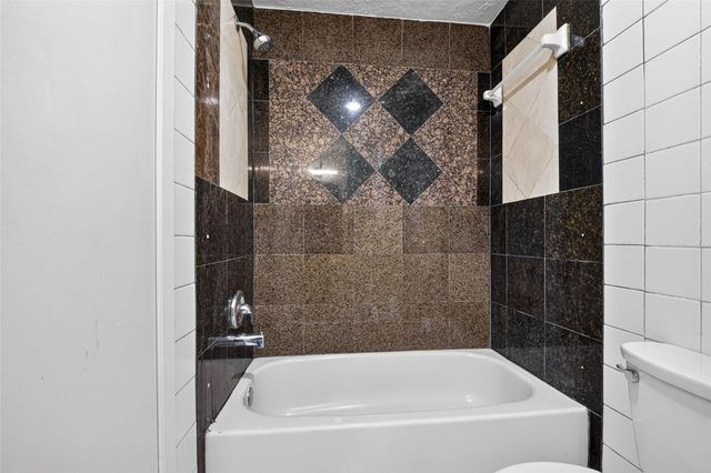 10523 Lands End Drive, Houston, TX 77099