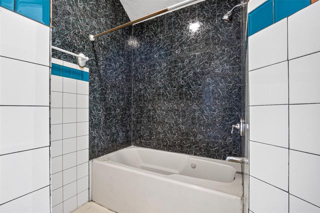 10523 Lands End Drive, Houston, TX 77099